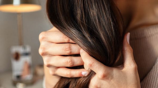 17 astuces pour passer des colorations aux cheveux blancs en douceur